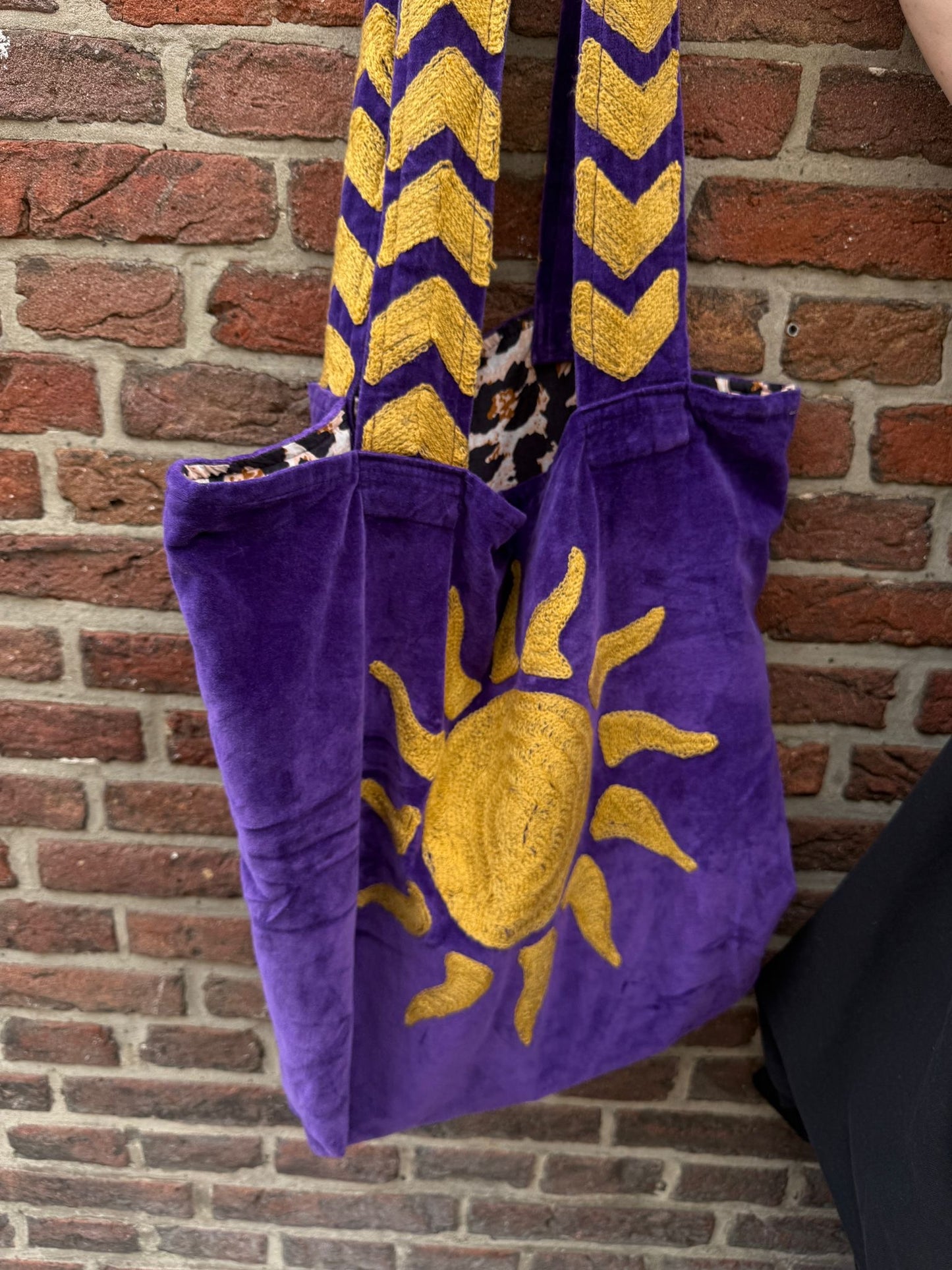 Velvet embroidery "Sunsetchaser" tas
