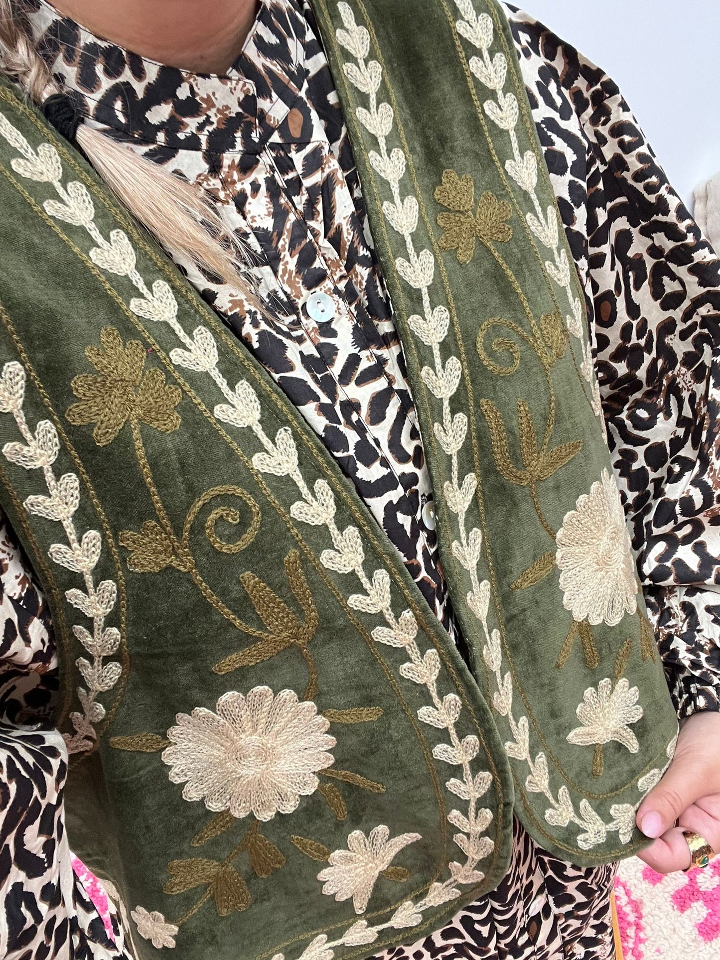 Suzani velvet Gilet groen beige