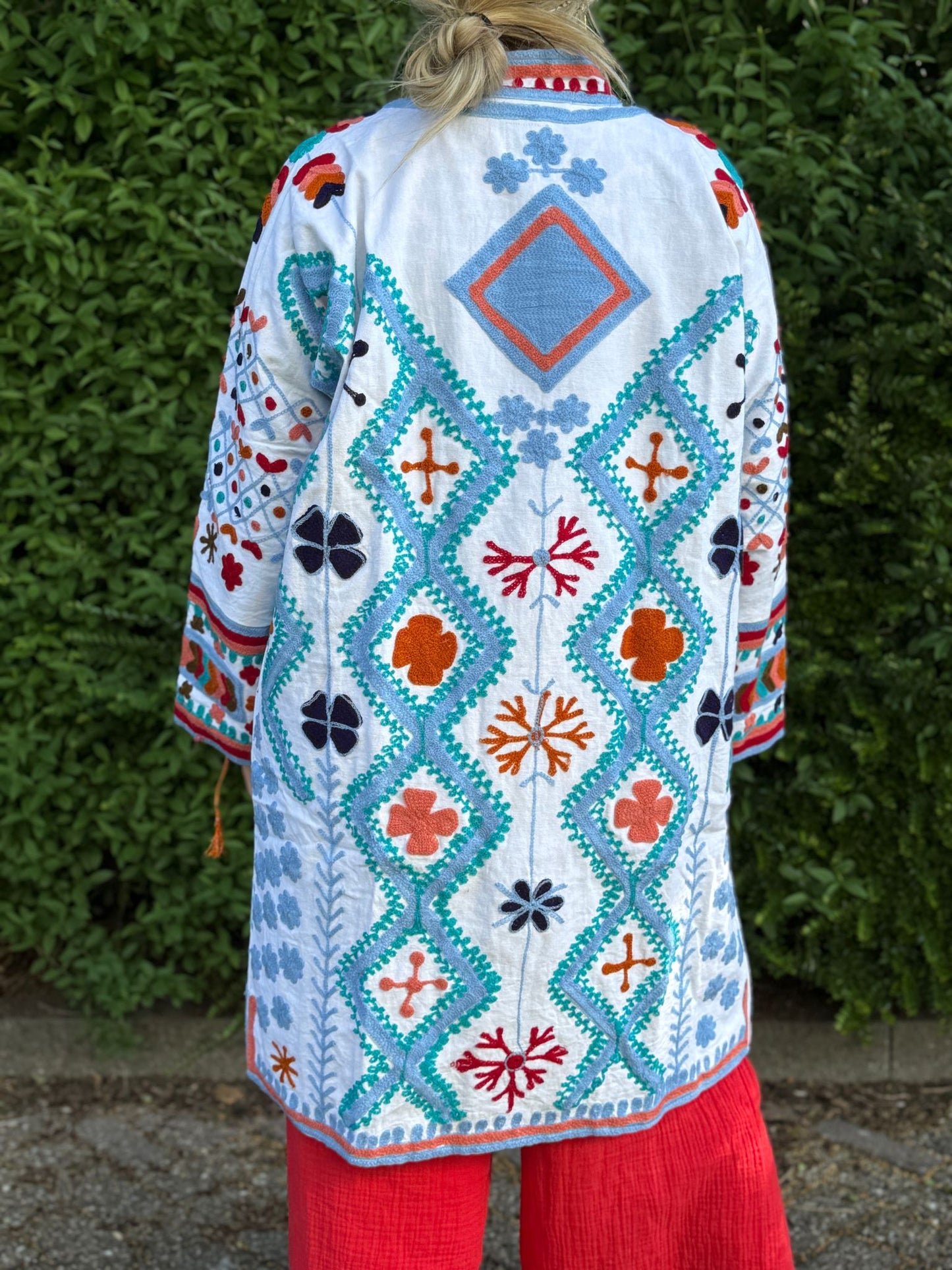 Medium Long cotton Embroidery jas white panter