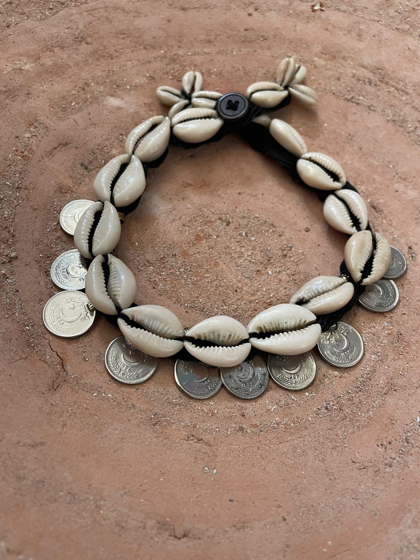 Ketting schelpen en vintage munten