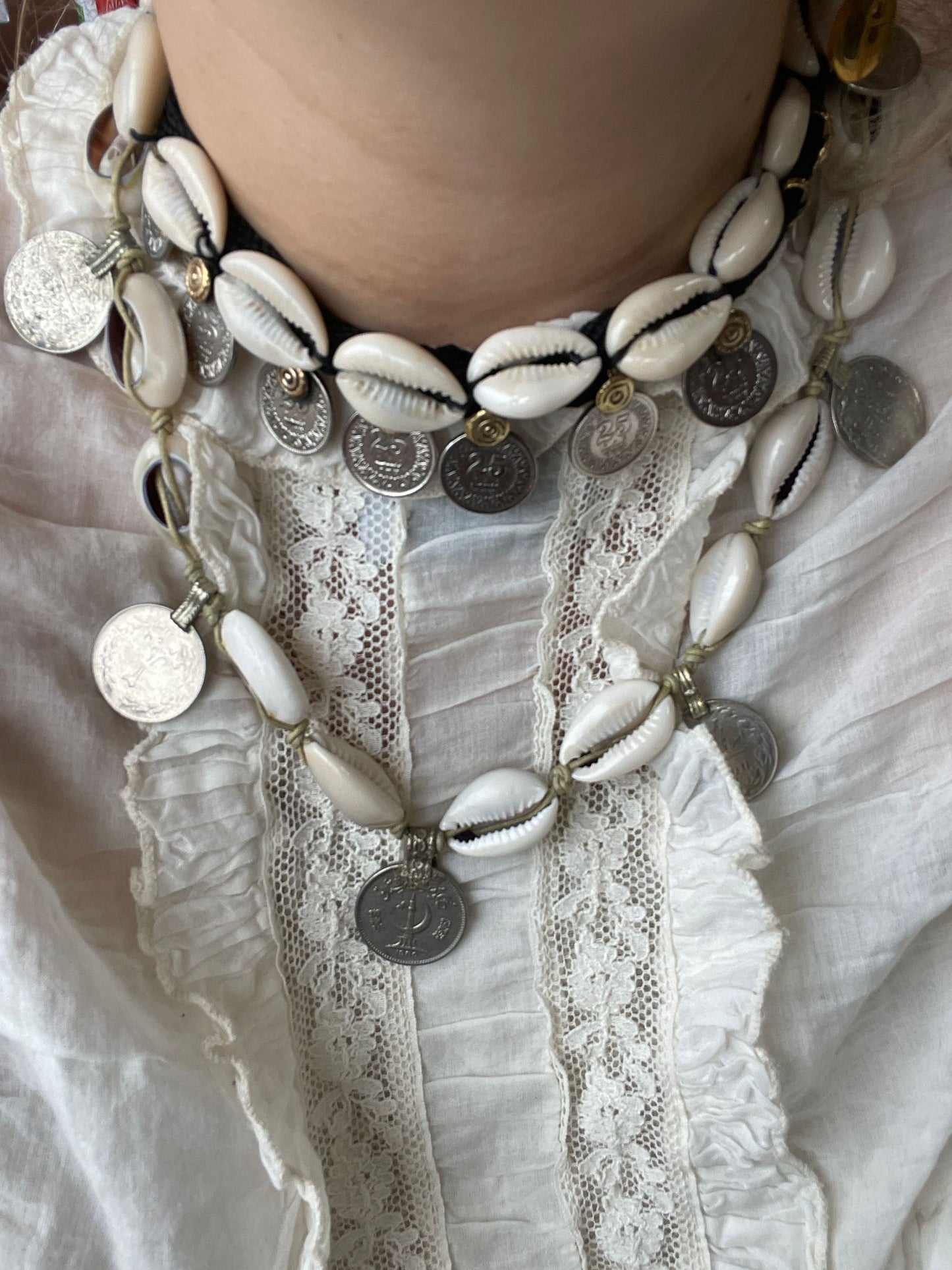 Schelpenketting met munten Faye