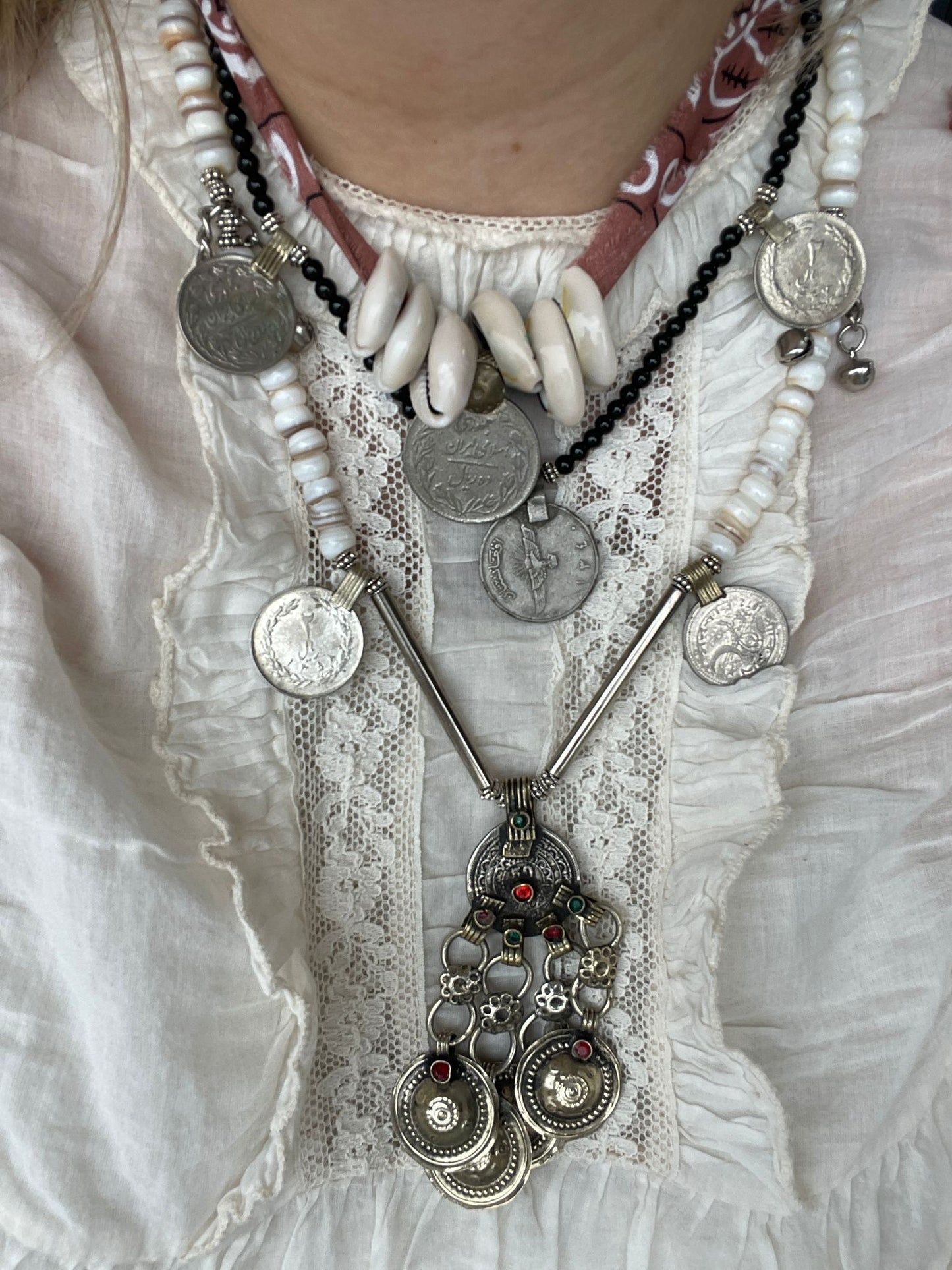 Bandanakettihg met vintage munt Kyra