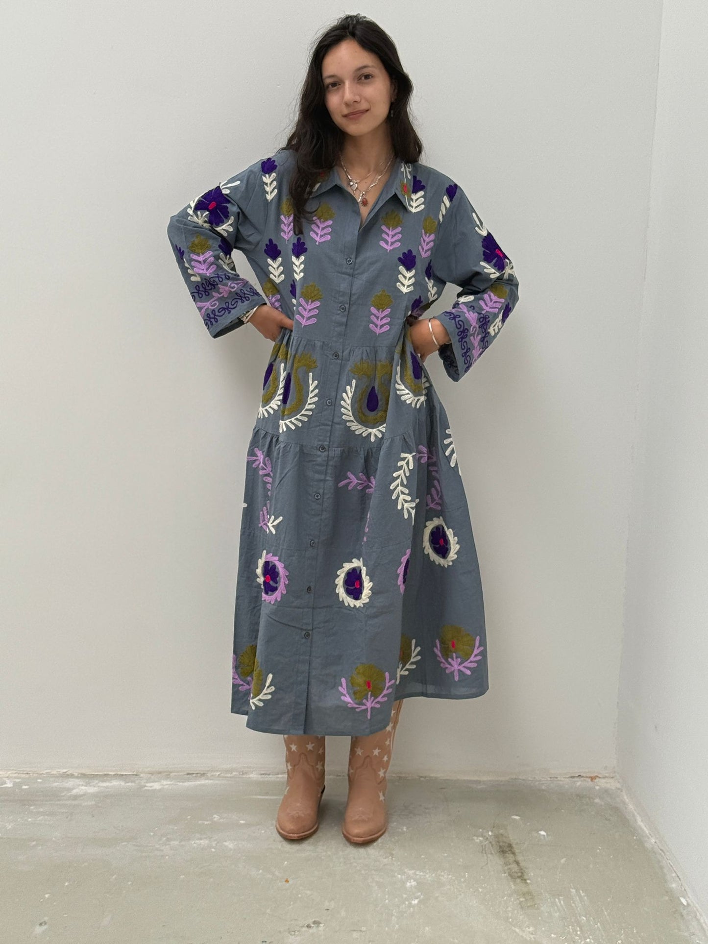Embroidery dress grey