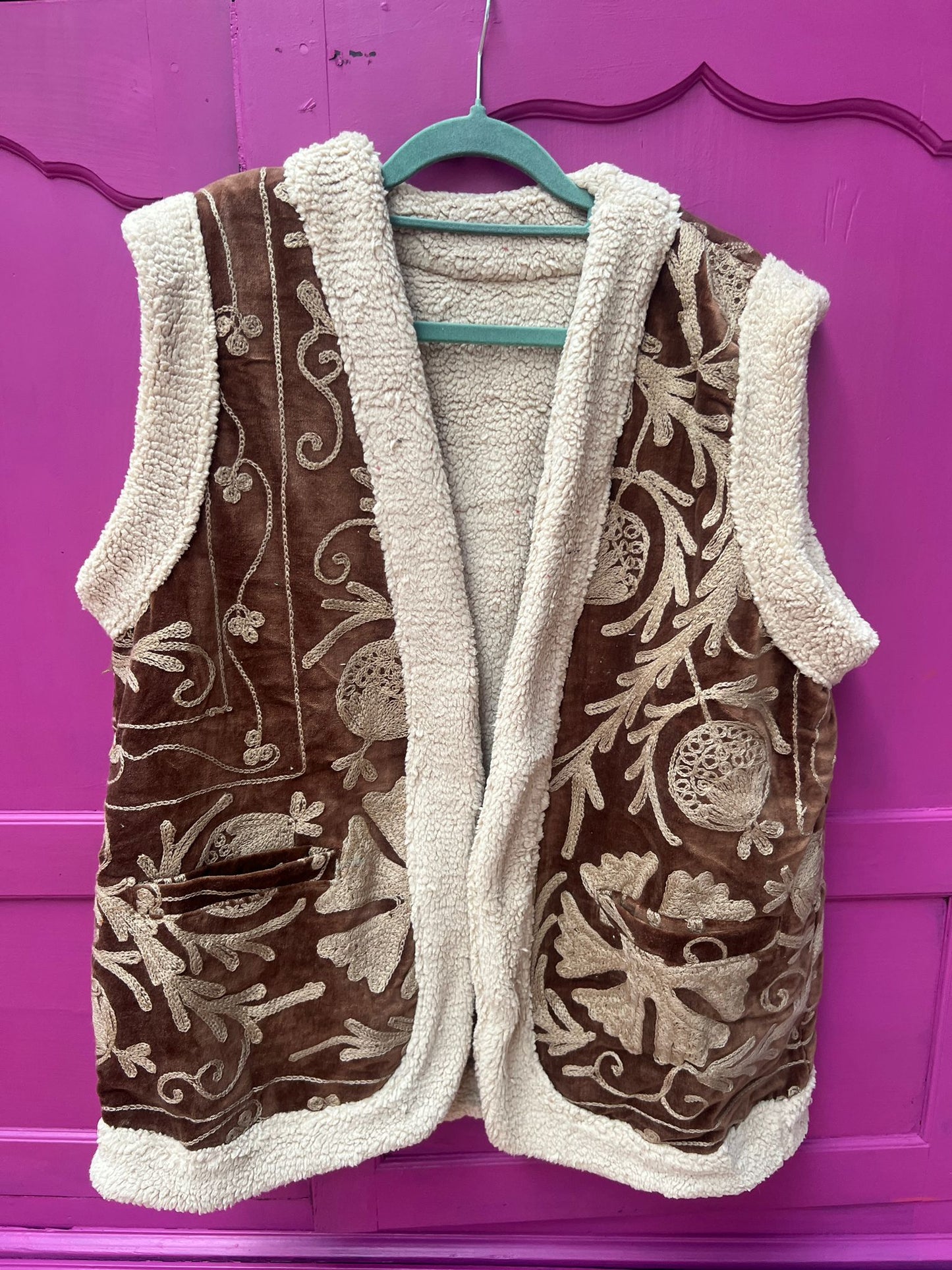 Velvet gilet teddy brown