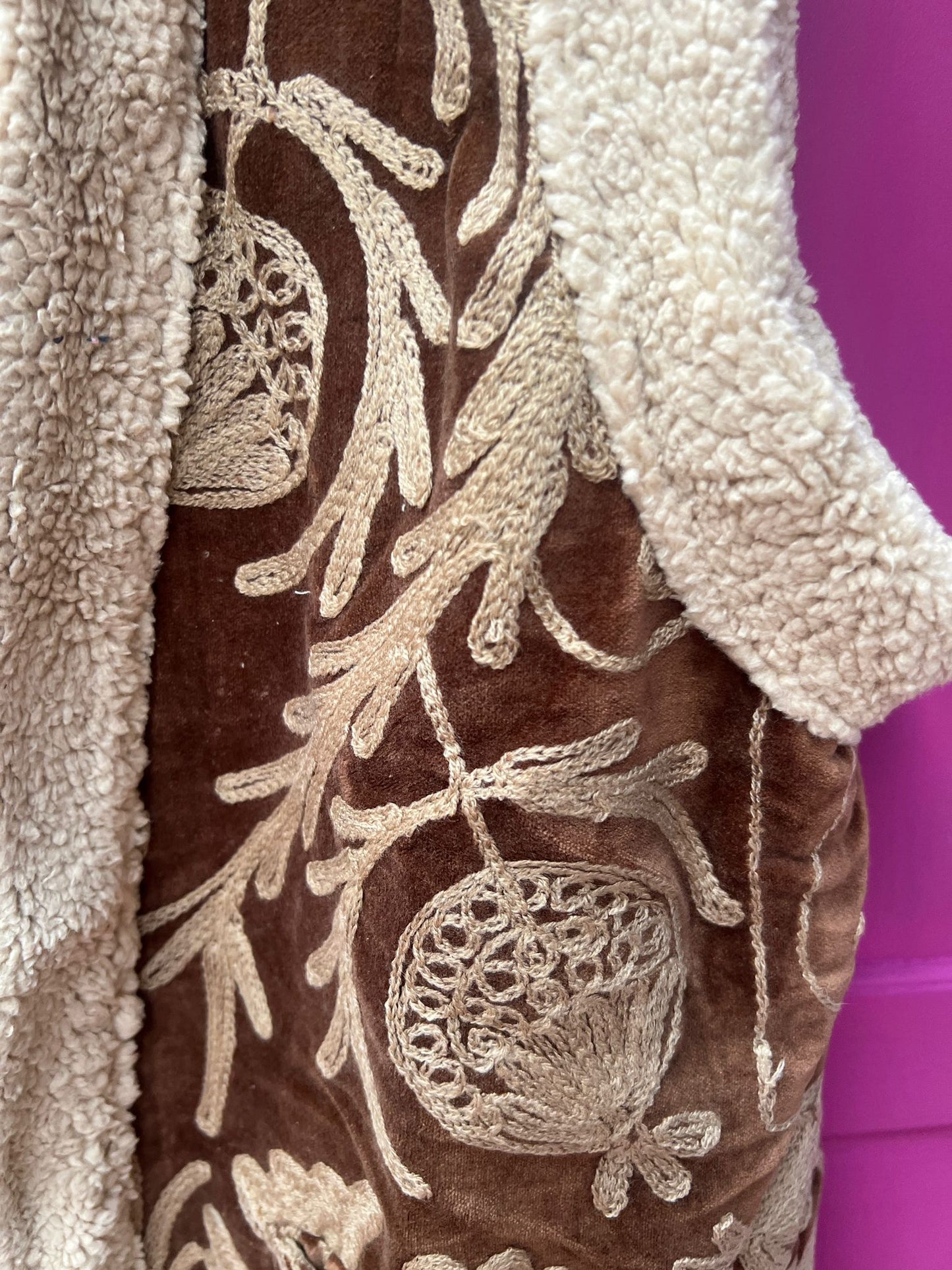 Velvet gilet teddy brown