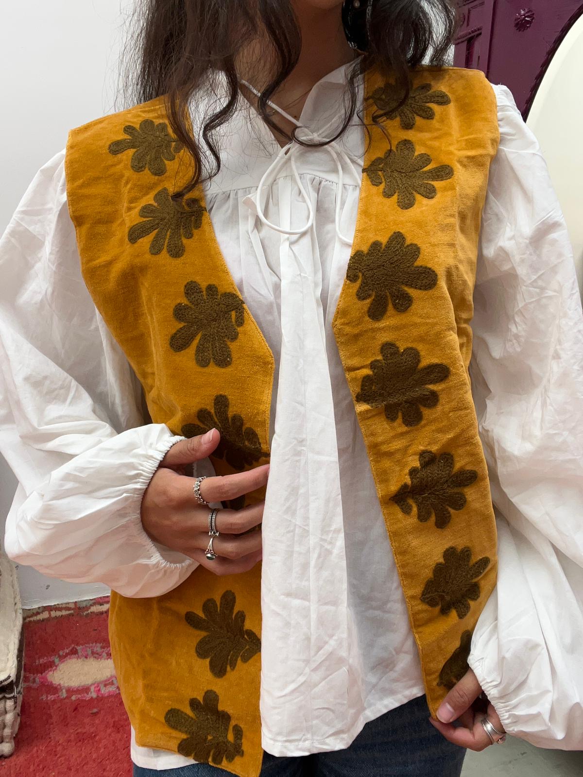 Suzani velvet Gilet panter yellow