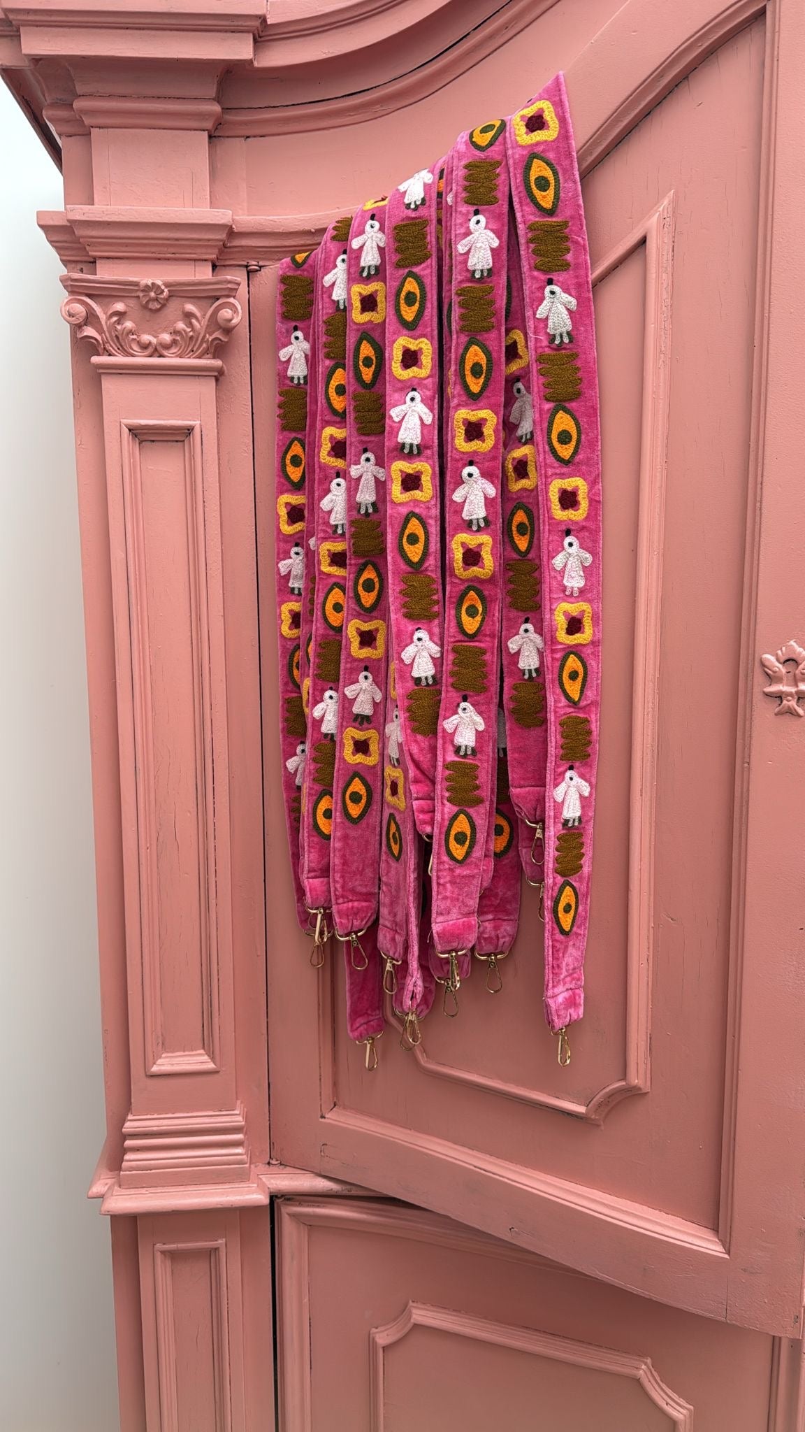 Velvet telefoon/tassenkoord roze