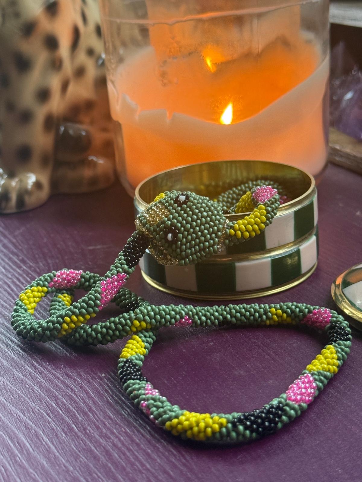 Ketting snake incl treasure box
