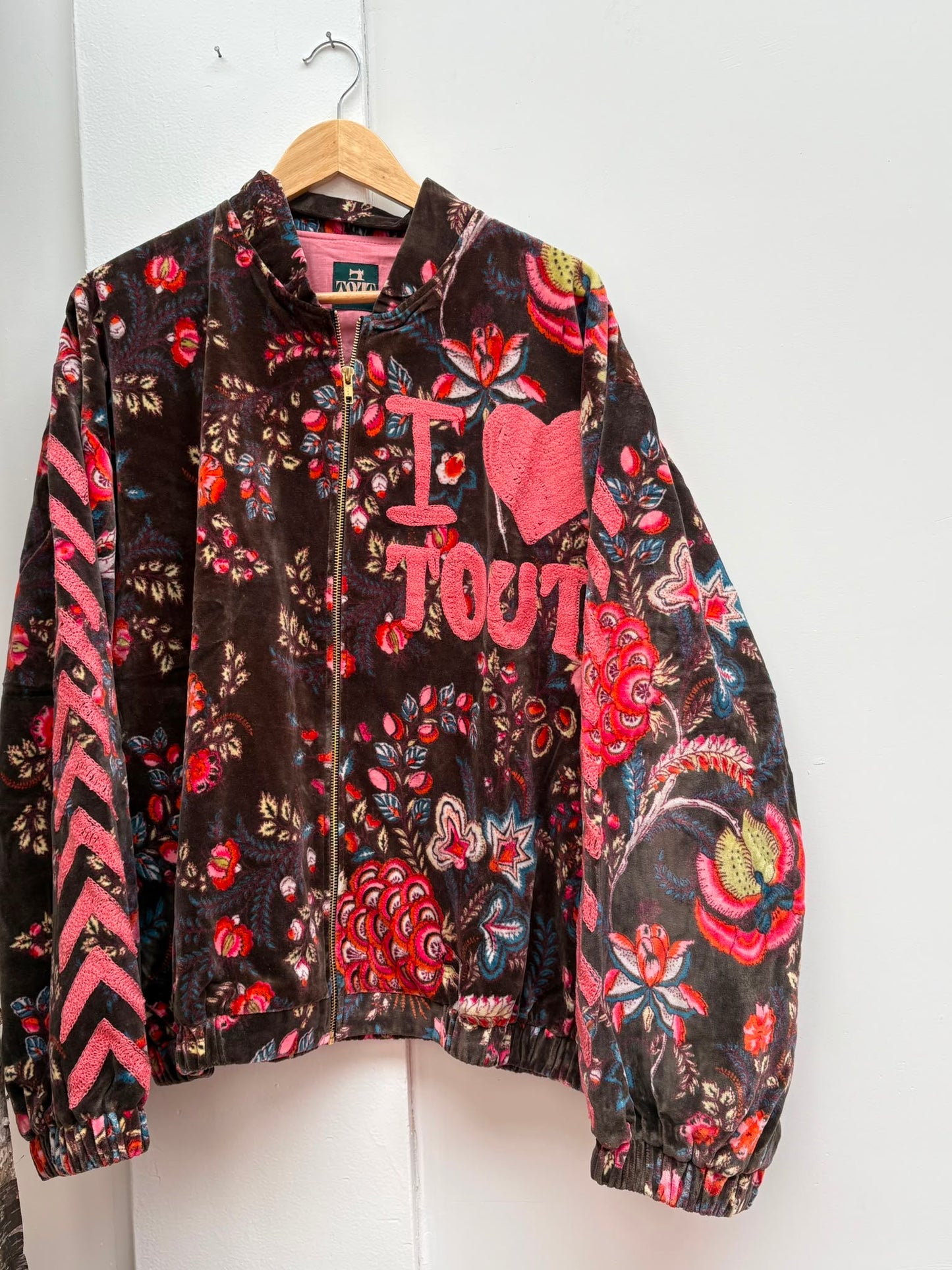 TOUT - Flower Bomber Tout