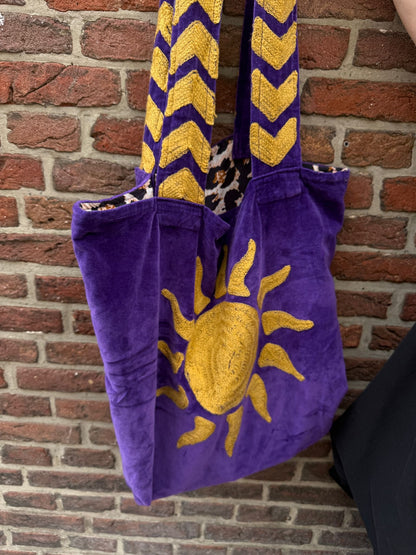 TOUT - Velvet embroidery "Sunsetchaser" tas - All season - one size