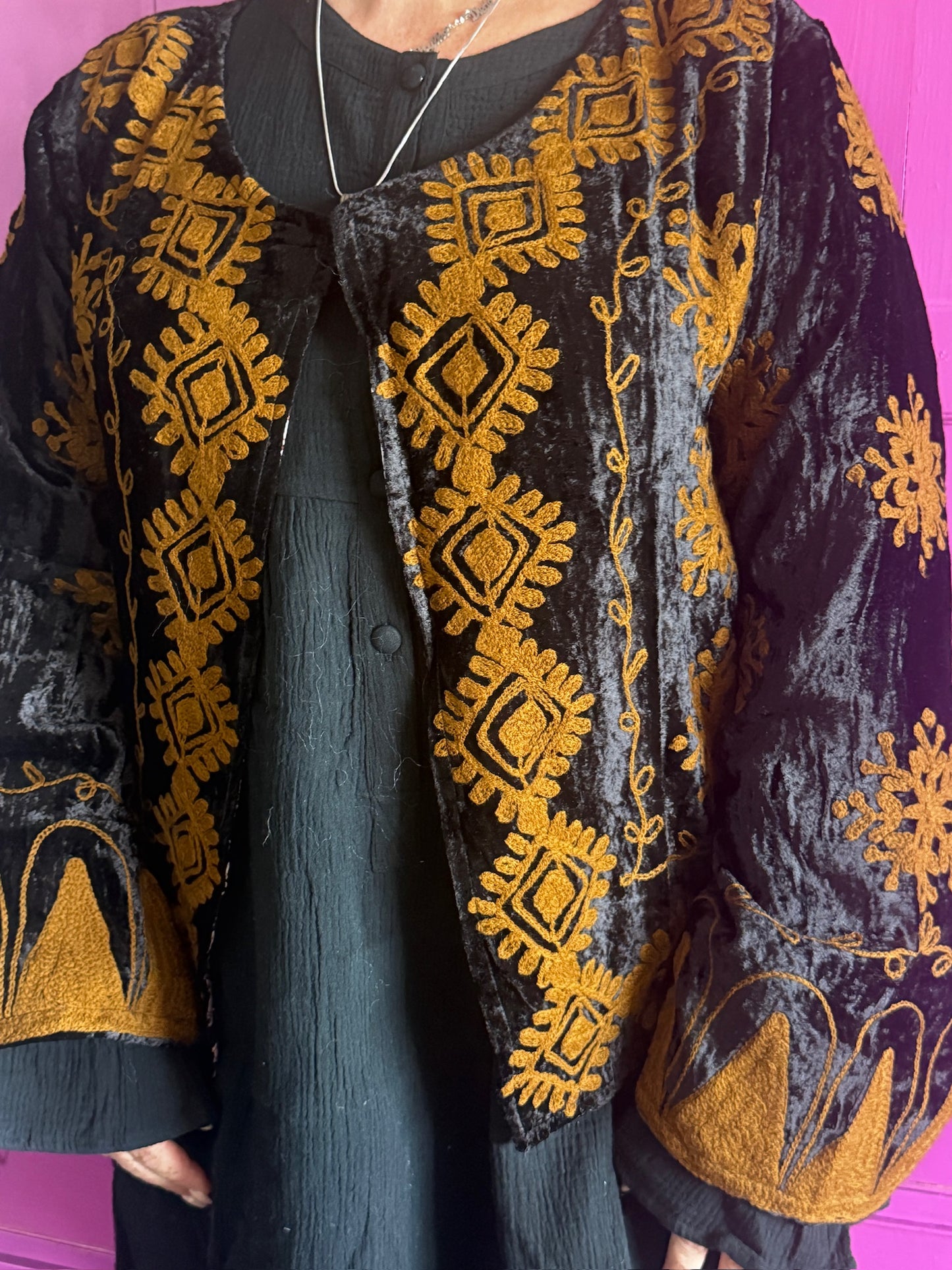 TOUT - Yasmine Silk Velvet Black