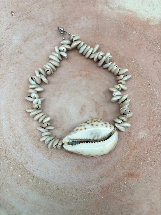 TOUT - Amy Ketting Naturel met grote schelp