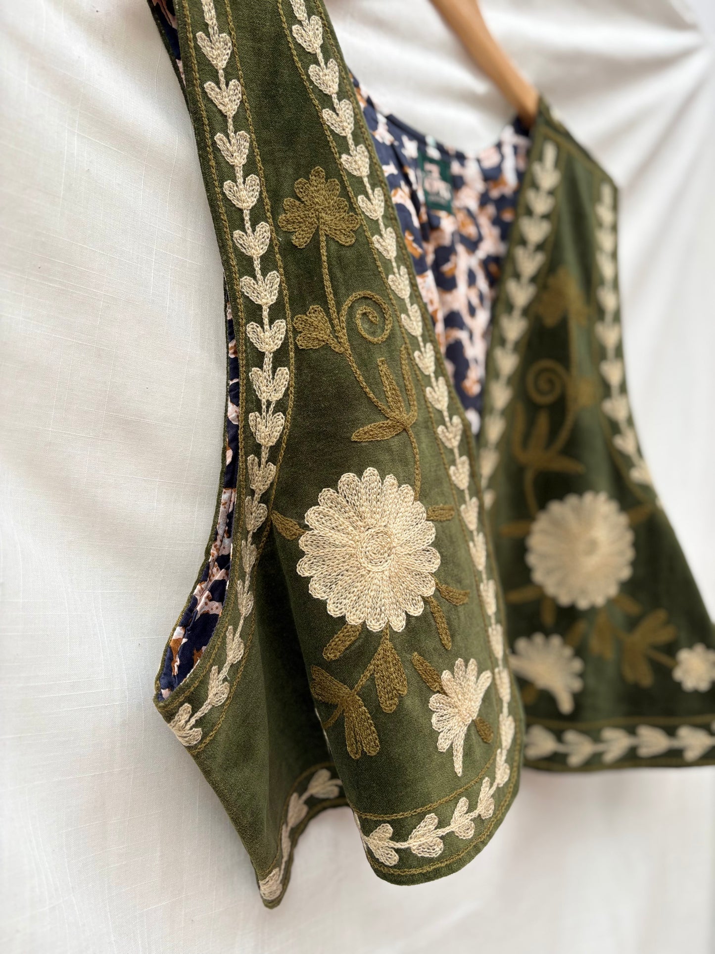 TOUT - Suzani Gilet Velvet Green