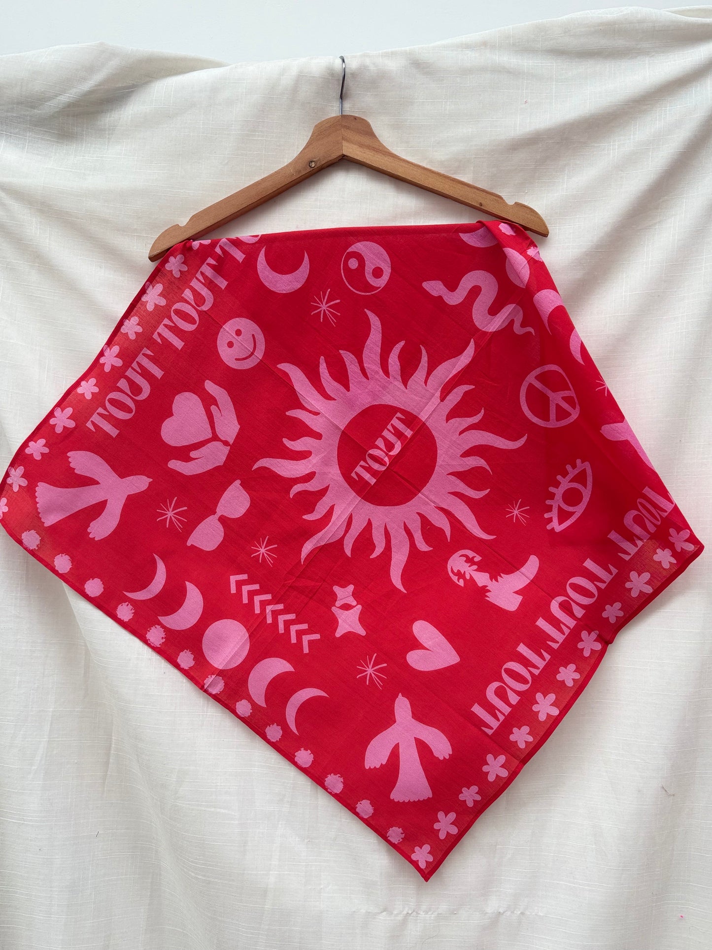 TOUT - Bandana Ellis