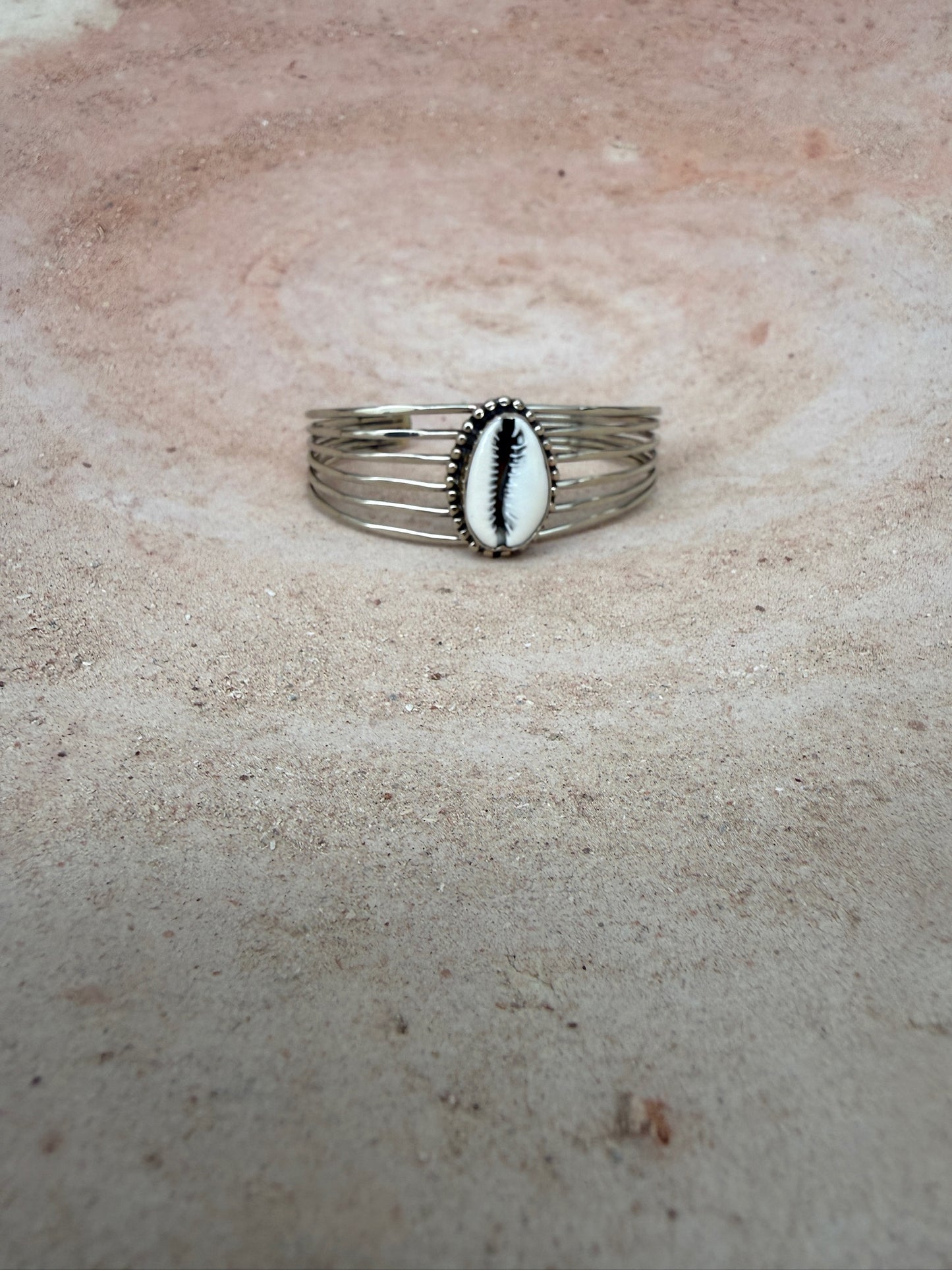 TOUT - Nena schelpenarmband
