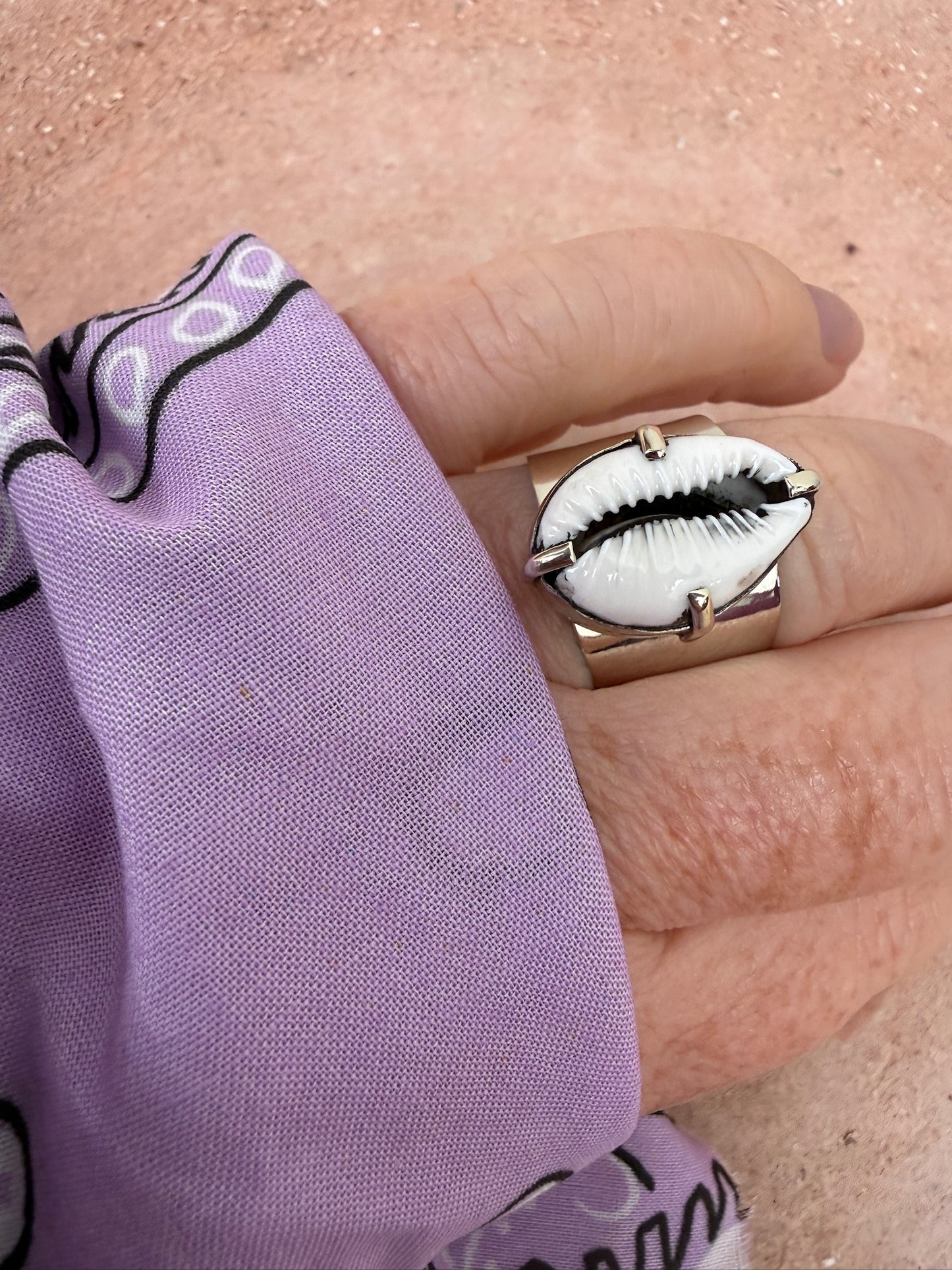 TOUT - Lilly Shell Ring