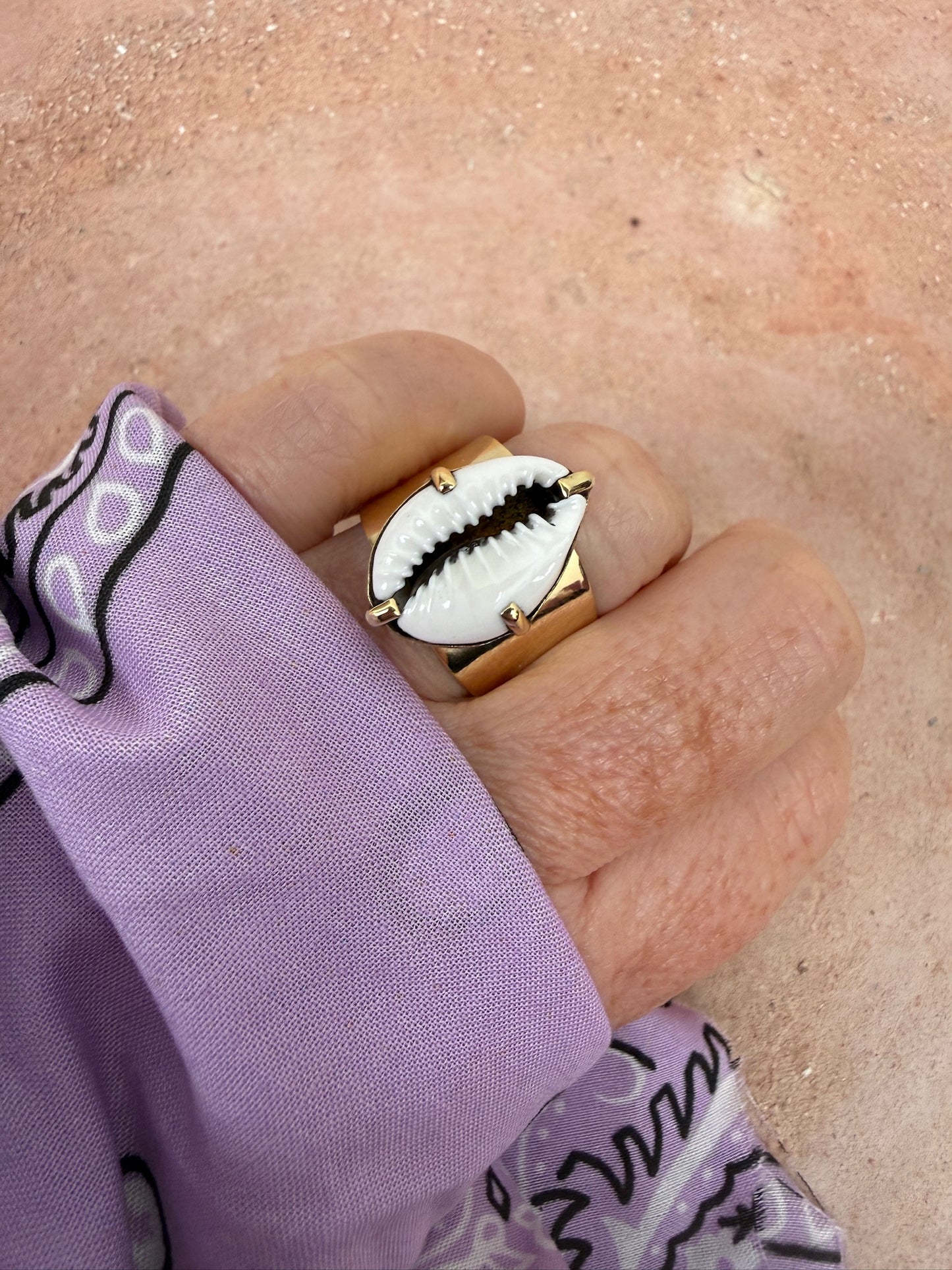 TOUT - Lilly Shell Ring