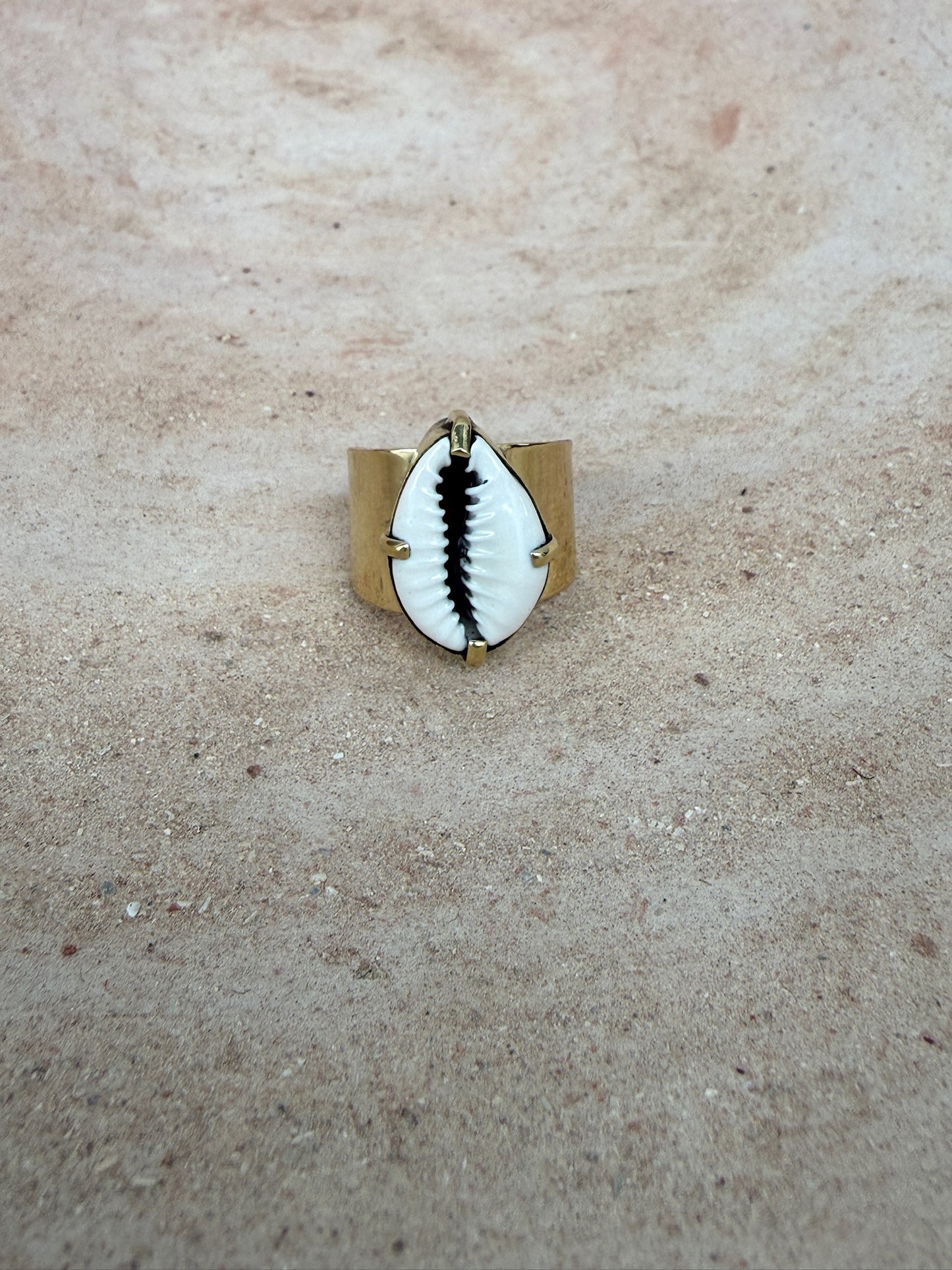 TOUT - Lilly Shell Ring
