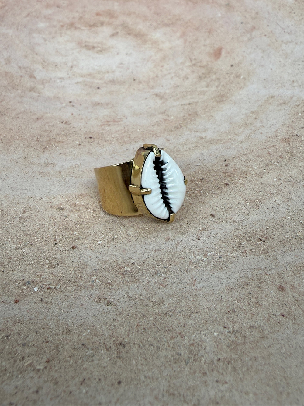 TOUT - Lilly Shell Ring