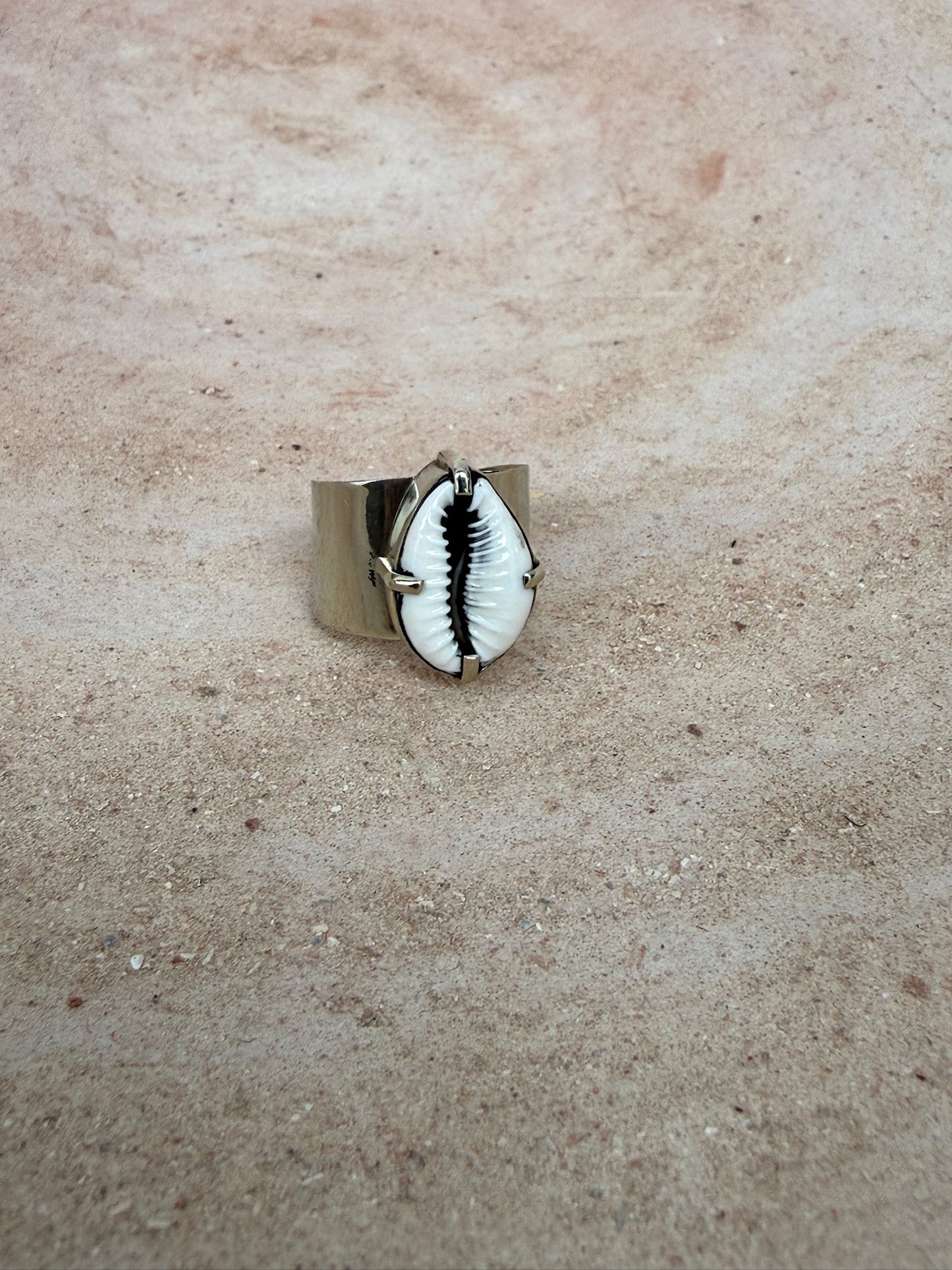 TOUT - Lilly Shell Ring