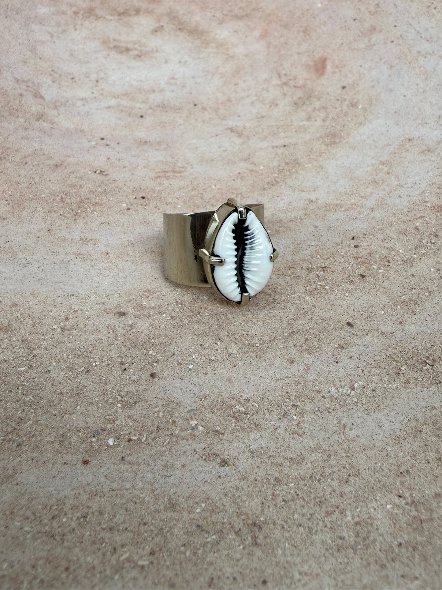 TOUT - Lilly Shell Ring