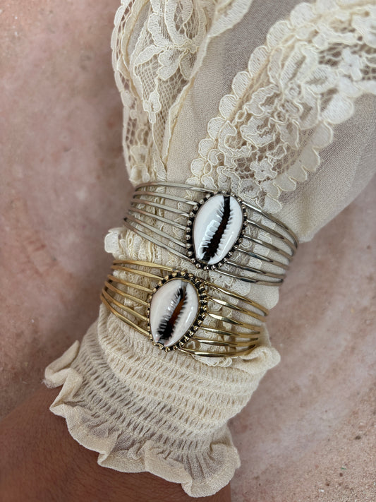TOUT - Nena schelpenarmband