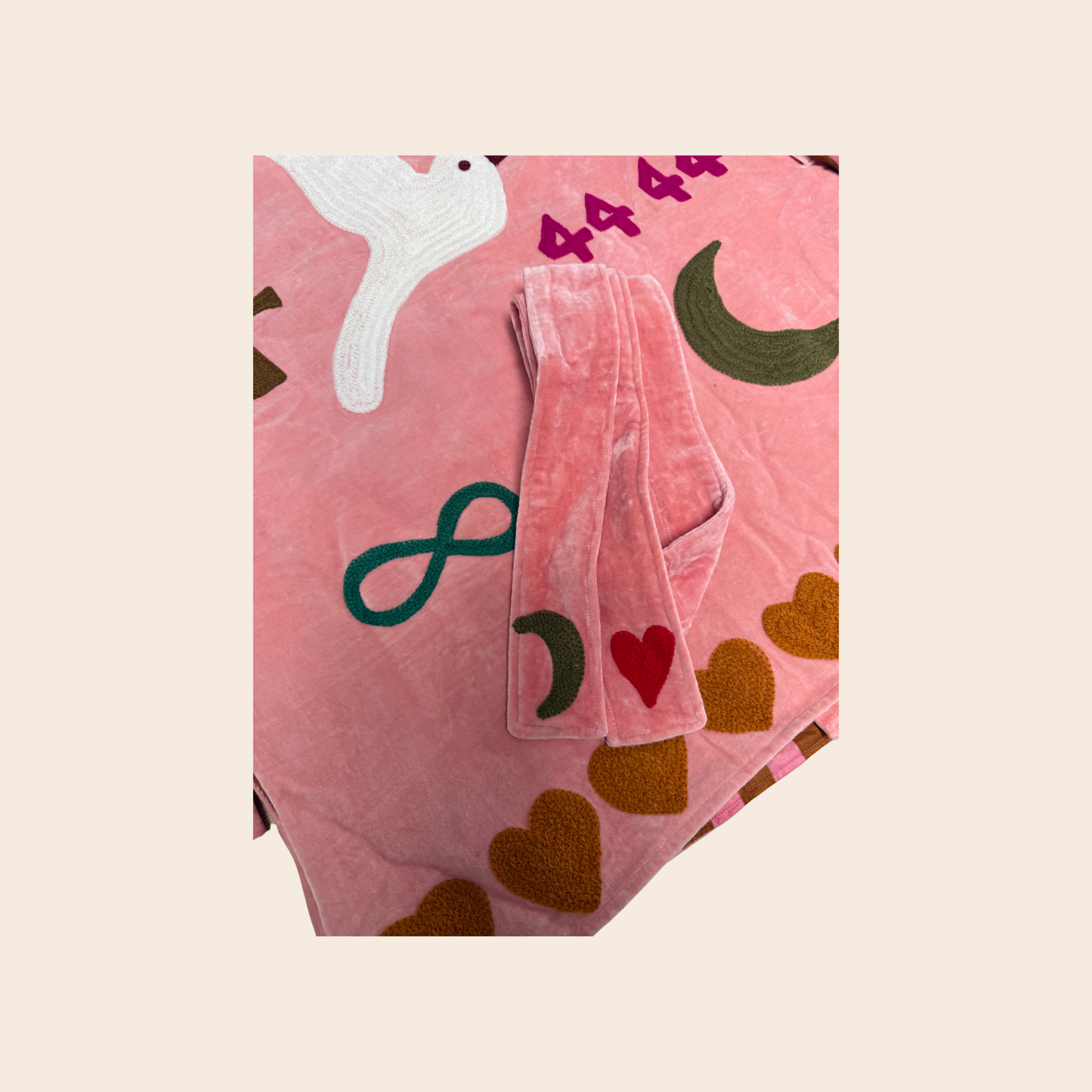 TOUT x Spiritjunkies - Velvet Kimono Pink magic