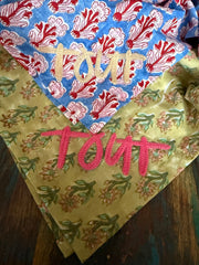 Katoenen blokprint sjaal met geborduurd logo