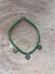 Ketting met met India groen en schelpen