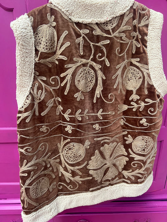 Velvet gilet teddy brown