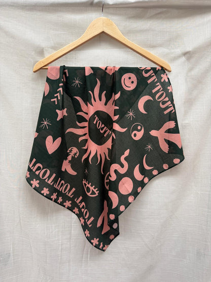 TOUT - Bandana Ellis