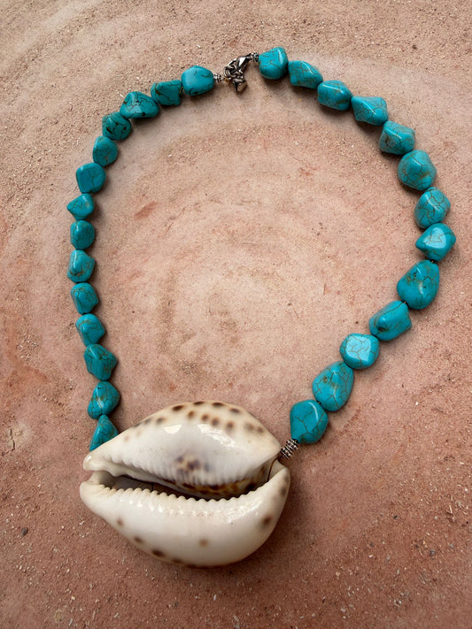 TOUT - Lilly Ketting blauw met grote schelp