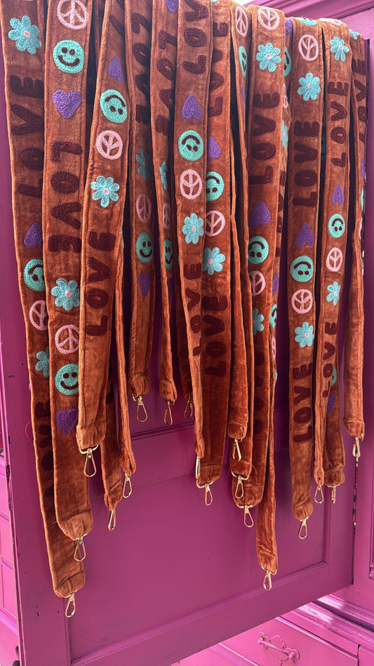 Velvet telefoon/tassenkoord bruin