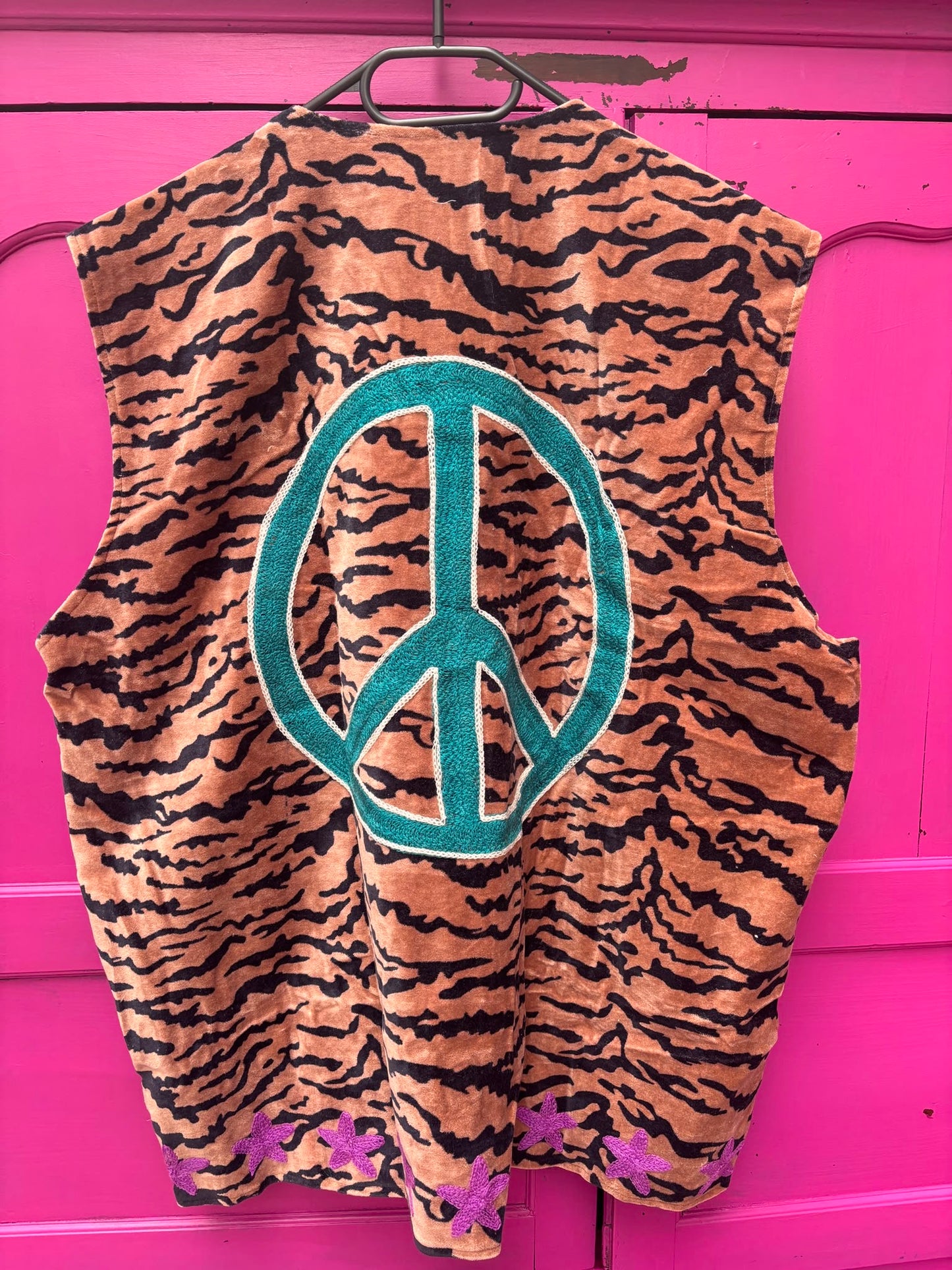 TOUT - Vest Tiger Peace