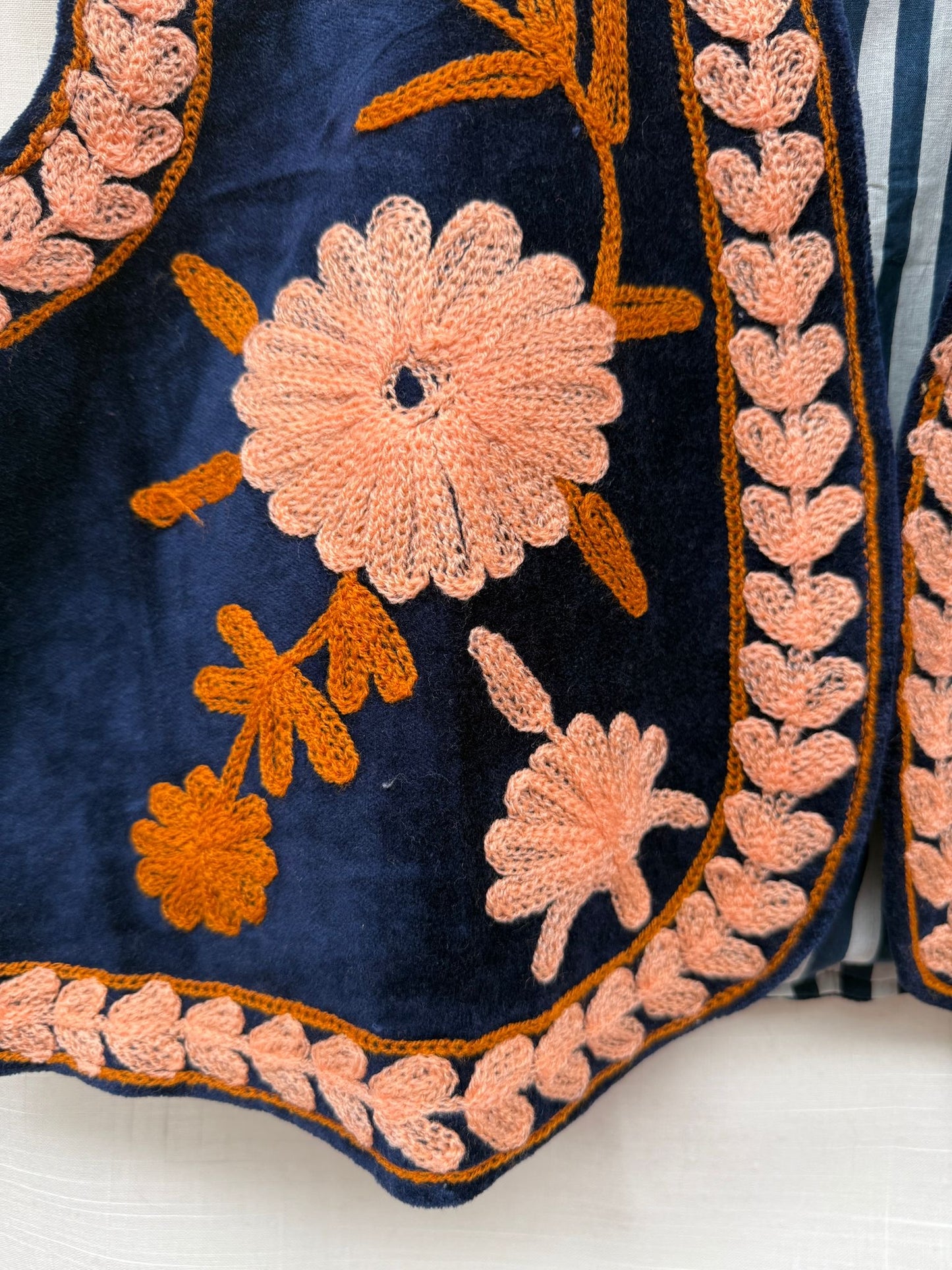 TOUT - Suzani velvet  Gilet
